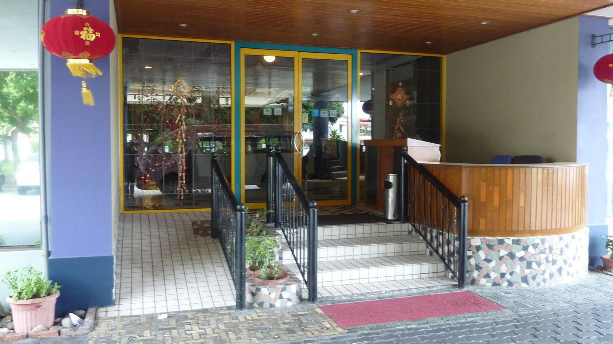 Megah D'Aru Hotel Kota Kinabalu Exterior photo